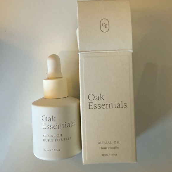 Essentials Ritual Oil - Cream White - Picture 1 of 4